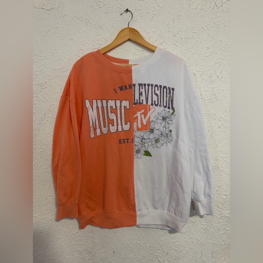 MTV Oversized Pullover – Women’s Small – Orange/White Sunflower